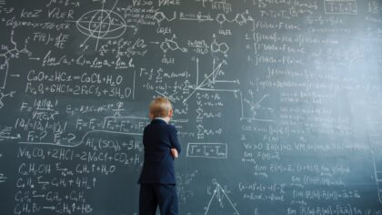 Apprentissage avec l’IA à l’école primaire : pistes pratiques pour les enseignants et les parents