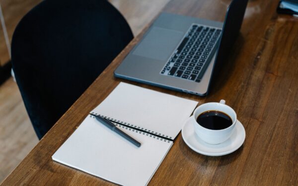 Bien utiliser ClickUp sans se perdre dedans : une méthode simple pour avancer sur vos projets