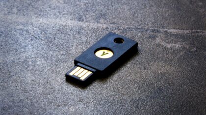 Clés de sécurité physiques : la méthode la plus robuste pour verrouiller ses comptes en ligne