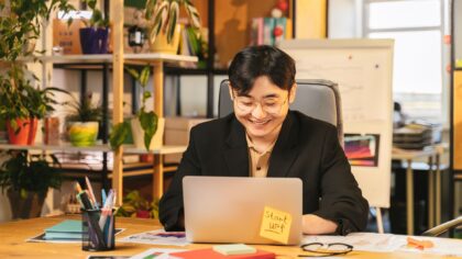 Comment utiliser l’IA au travail sans perdre le contrôle : méthodes simples et bonnes pratiques