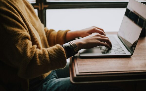 IA pour les emails : organiser sa boîte de réception sans y passer ses soirées
