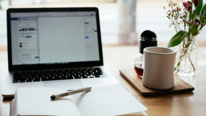 Intelligence artificielle et freelances : 7 usages concrets pour gagner du temps sans brader son expertise