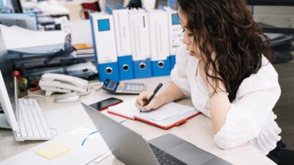 Automatiser des tâches avec l’IA sans perdre le contrôle de son travail