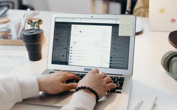 Bloquer le spam dans sa boîte mail et sur le web : les bons réflexes à adopter