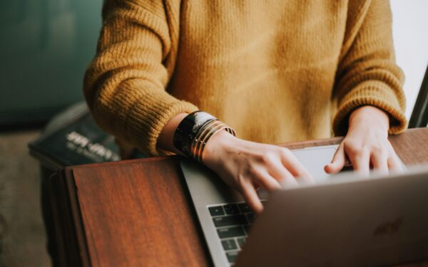 Flux RSS en 2026 : comment s’en servir pour suivre l’info et les contenus sans être noyé