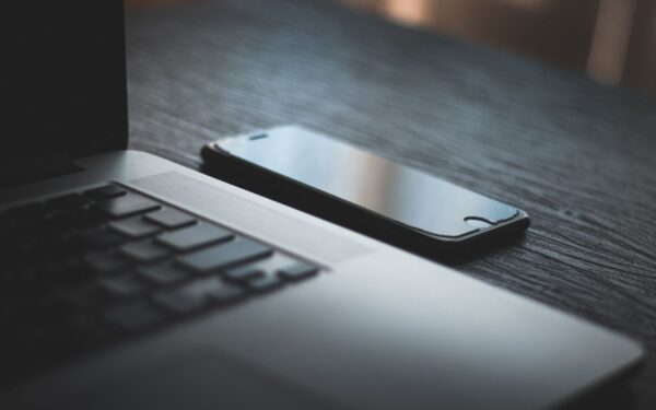 Flux RSS modernes : comment suivre l’info qui compte sans se noyer