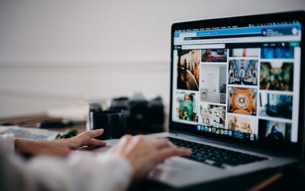 IA et recherche d’information en ligne : méthode simple pour trouver des réponses fiables
