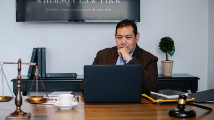 IA générative et droits d’auteur : guide simple pour créateurs, entreprises et indépendants