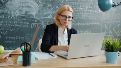 IA pour enseignants : 7 façons réalistes de s’aider sans déshumaniser sa pédagogie