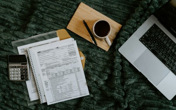 IA pour freelances : utiliser l’intelligence artificielle sans brader son expertise