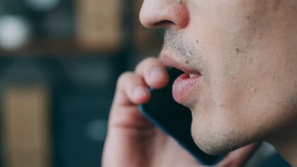 IA vocale au quotidien : transformer la parole en actions sans sacrifier sa vie privée