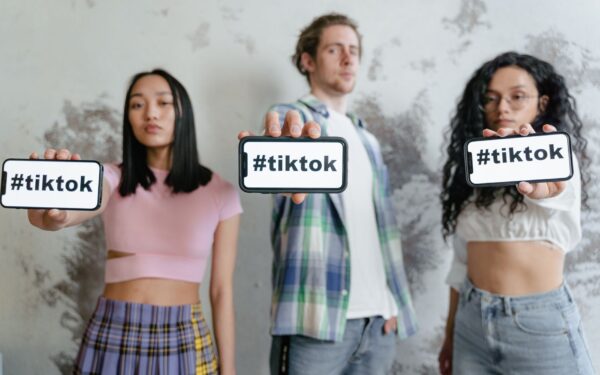 TikTok et comptes des ados : guide pratique pour garder le contrôle sans dramatiser