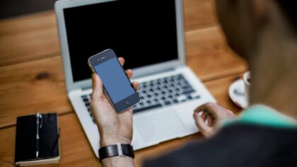 Usurpation d’identité en ligne : repérer les signaux faibles et réagir sans perdre pied