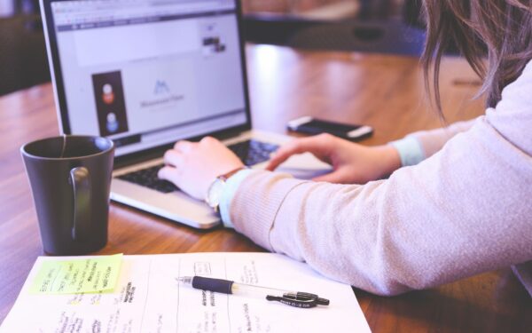 Utiliser l’IA pour organiser ses idées sans perdre sa clarté ni son esprit critique